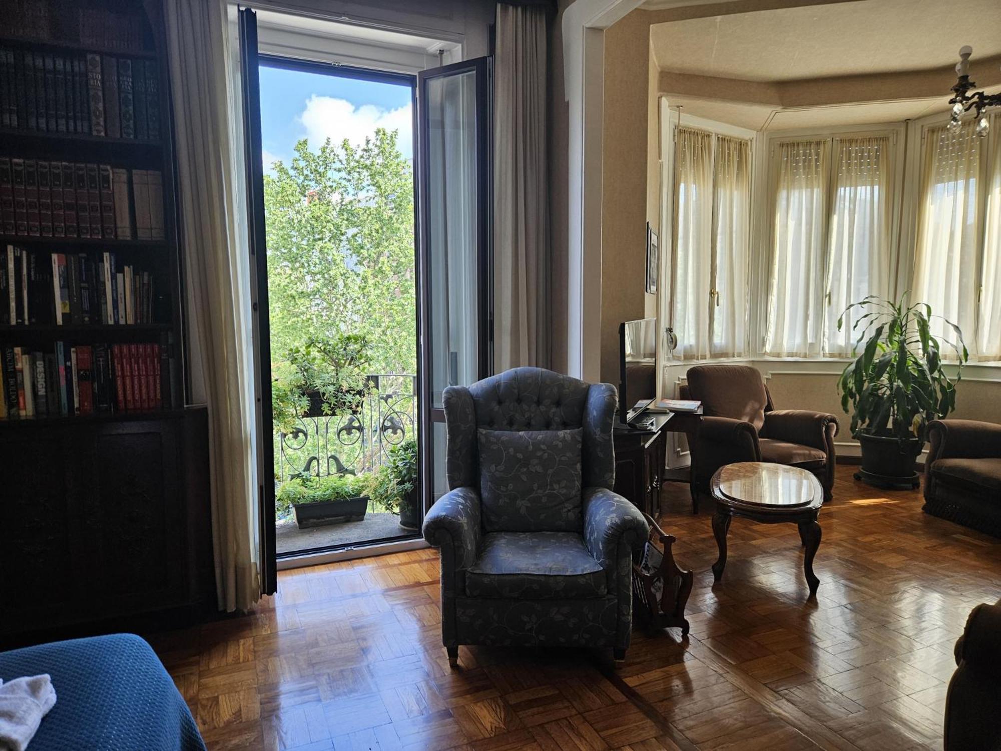 Homegallery - Elegante Appartamento Milanese Milão Exterior foto
