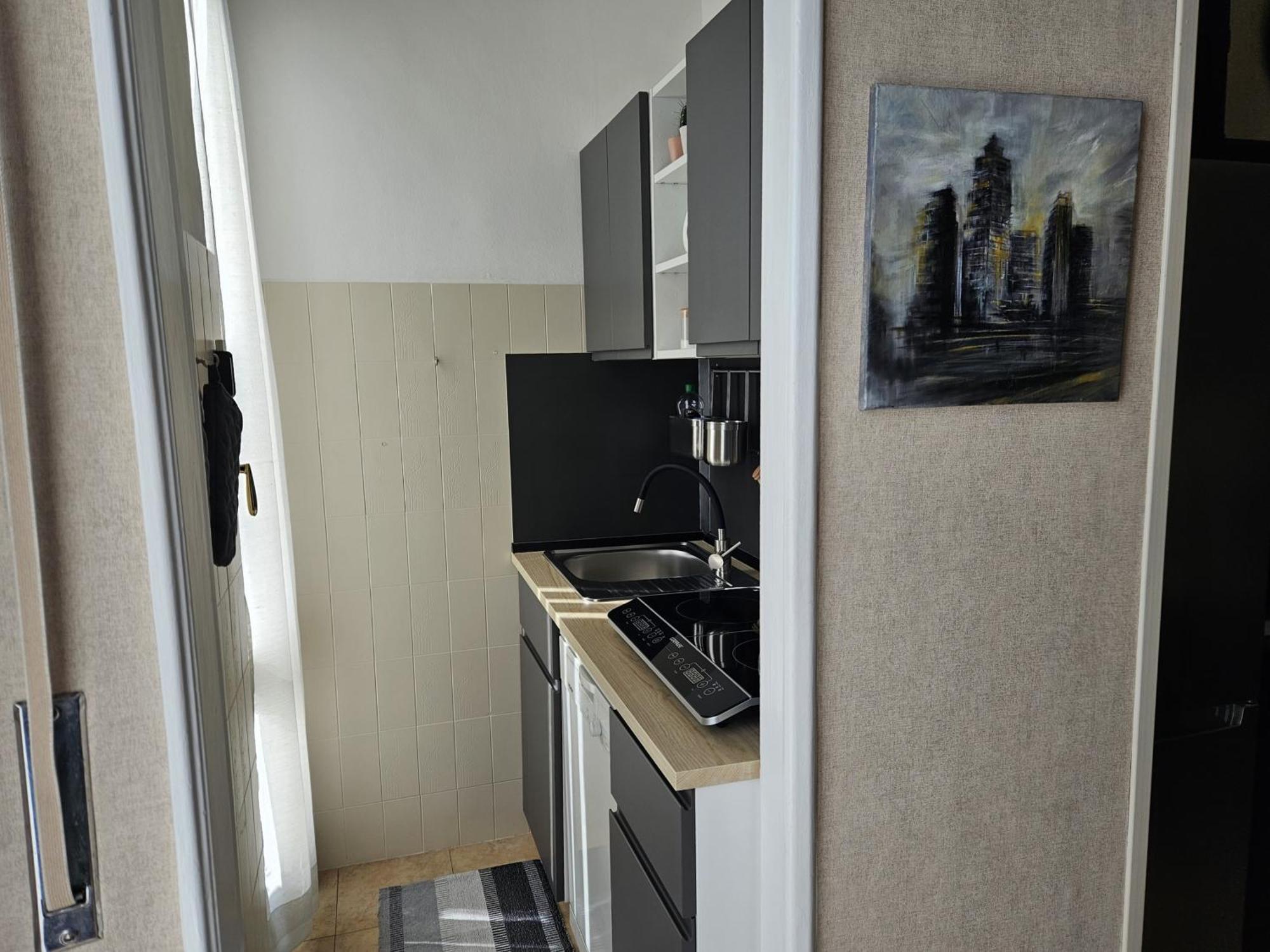 Homegallery - Elegante Appartamento Milanese Milão Exterior foto